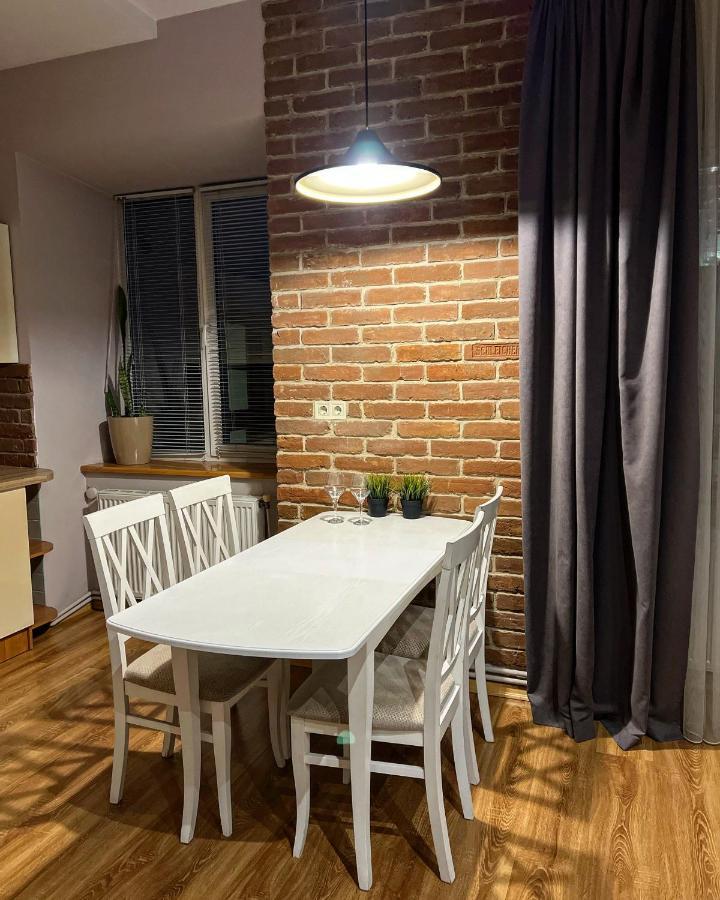 Vip Apartments ! Lviv Eksteriør billede
