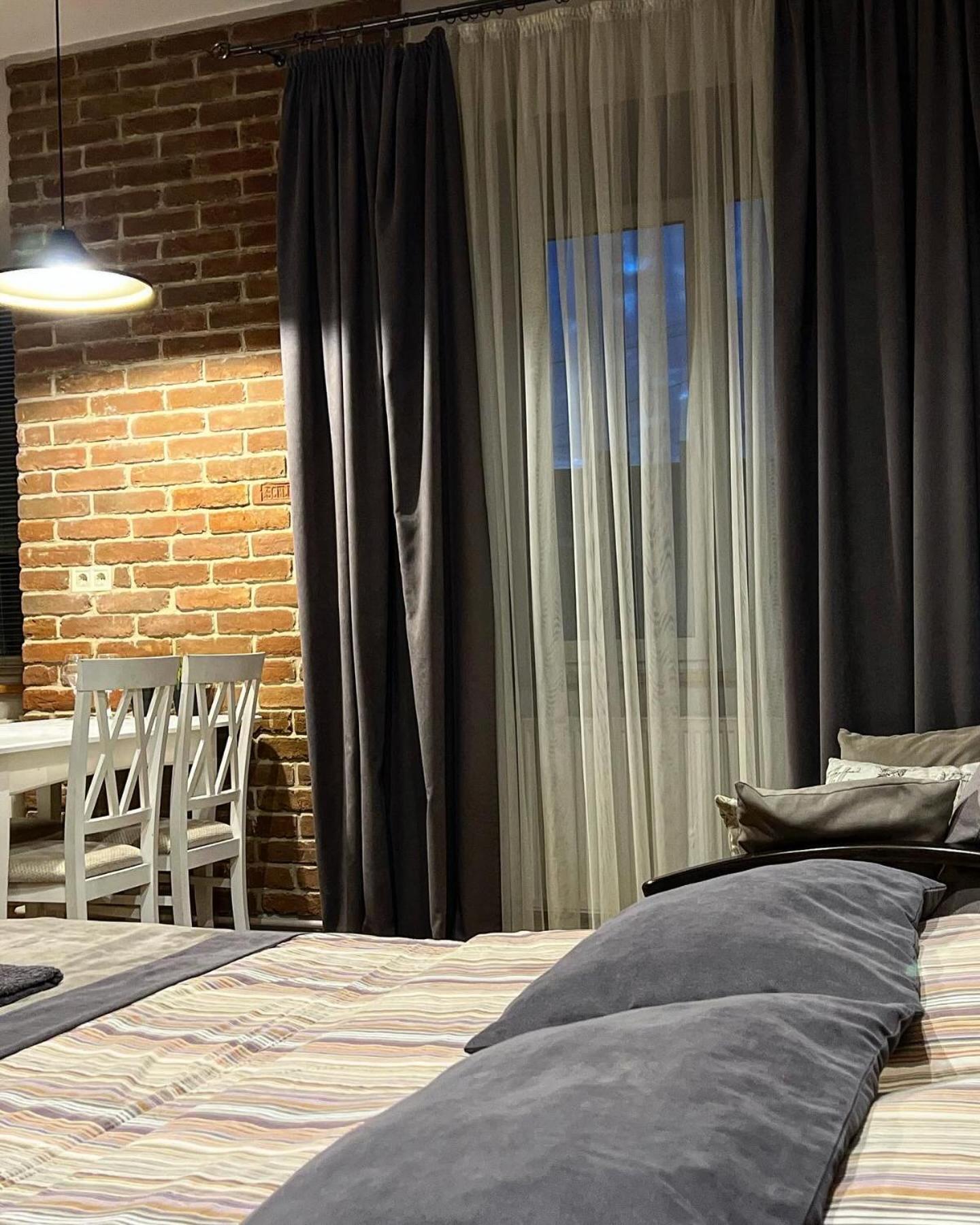 Vip Apartments ! Lviv Eksteriør billede