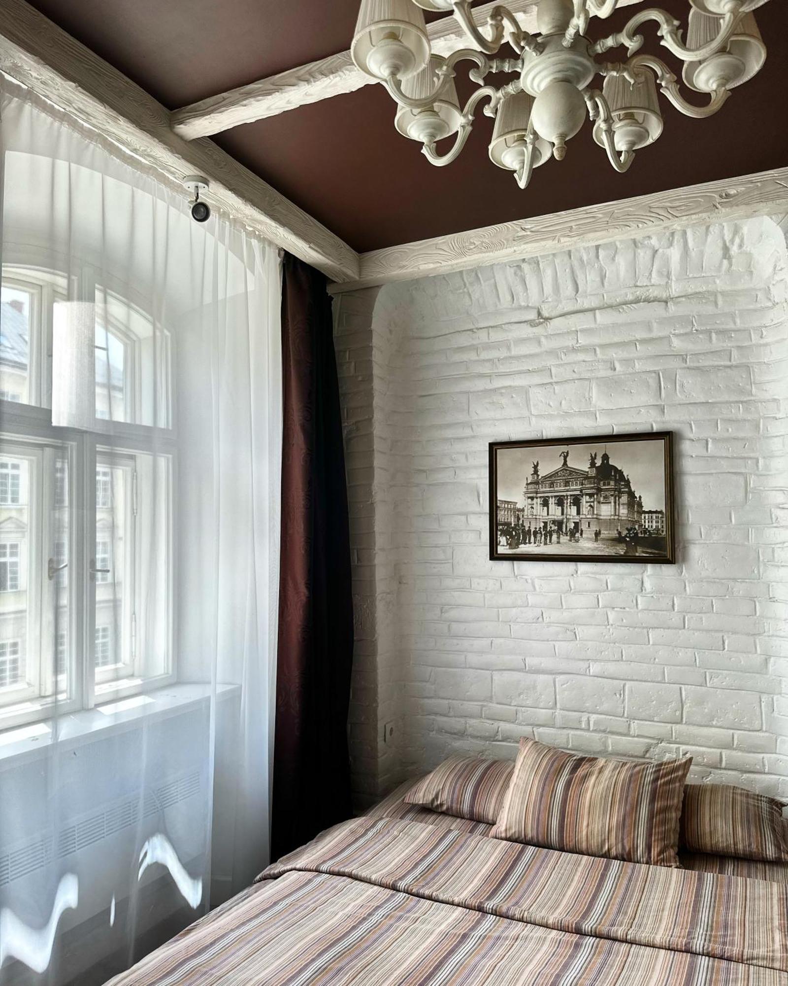Vip Apartments ! Lviv Eksteriør billede