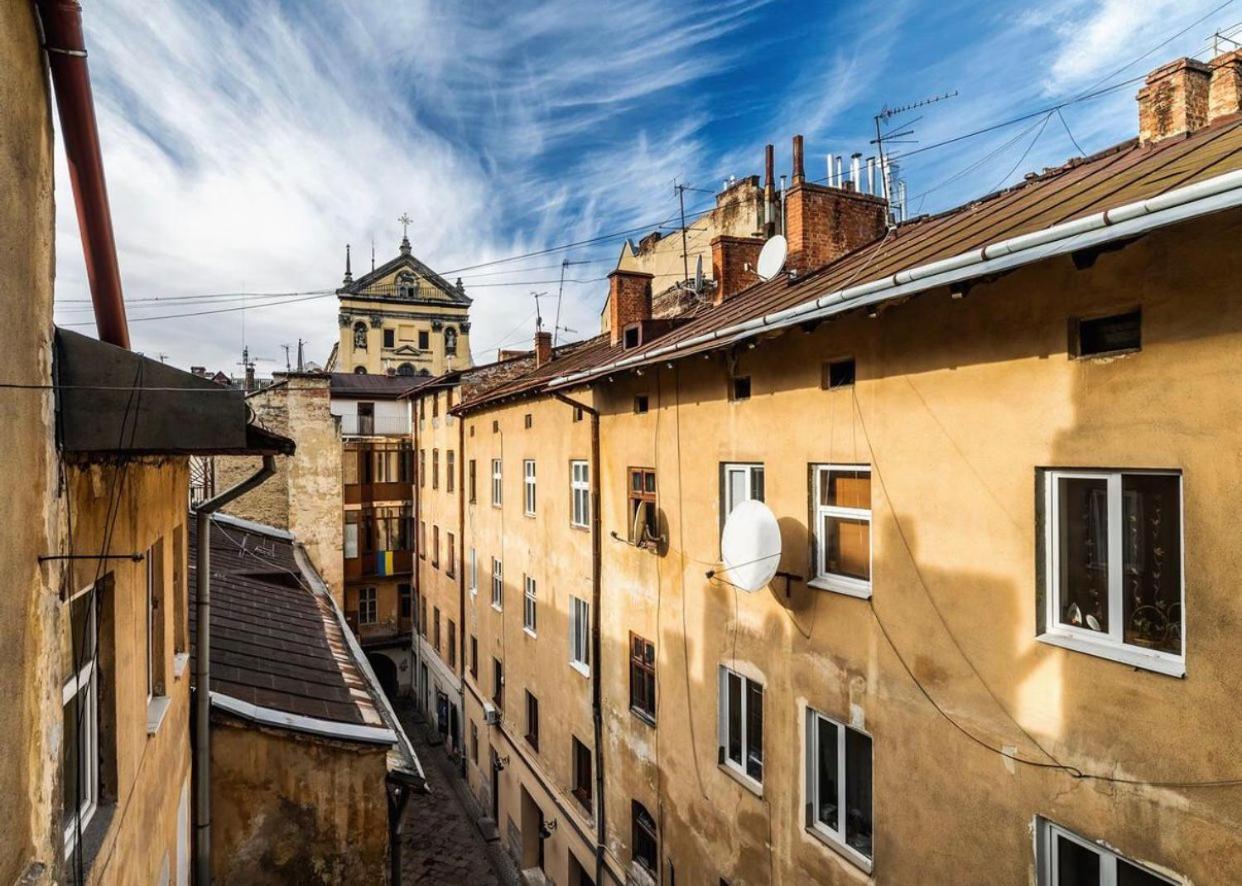 Vip Apartments ! Lviv Eksteriør billede