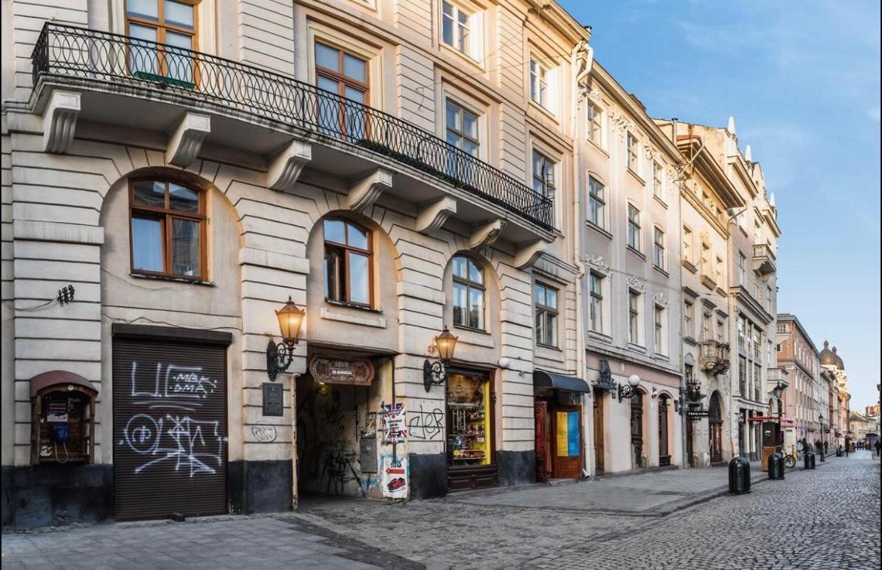 Vip Apartments ! Lviv Eksteriør billede