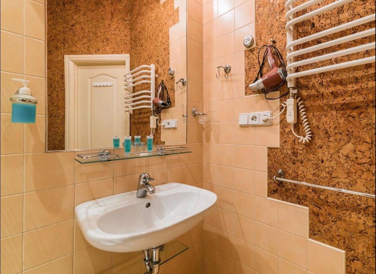 Vip Apartments ! Lviv Eksteriør billede