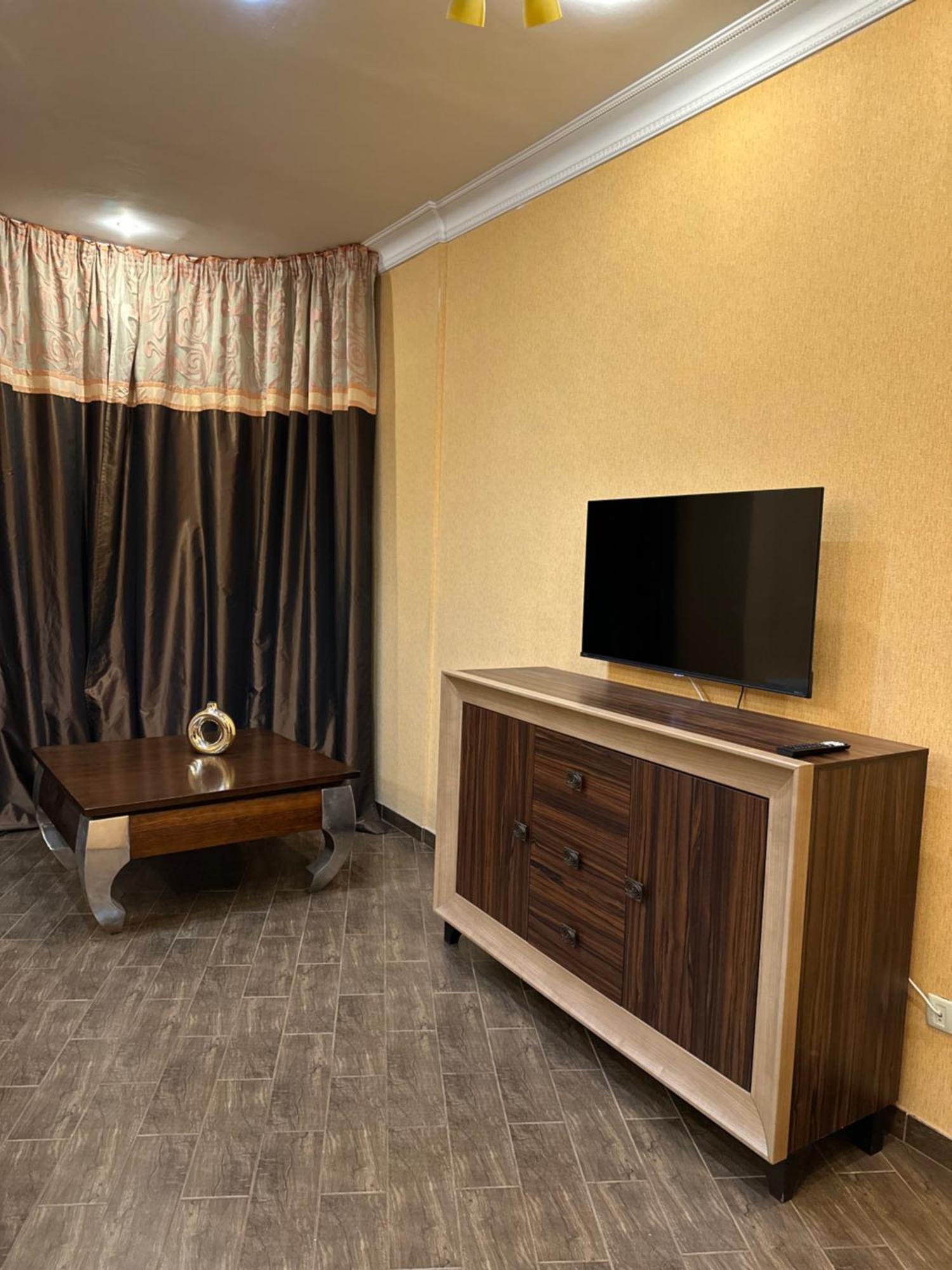 Vip Apartments ! Lviv Eksteriør billede